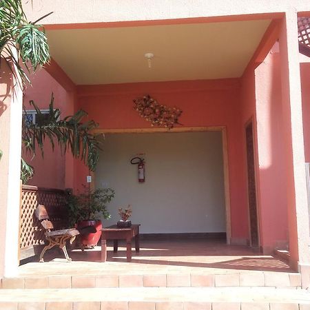 Pousada Recanto Do Cerrado Neropolis Esterno foto